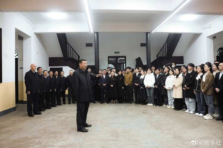 习近平考察湖南第一师范学院:学校的办学宗旨要引导学生立志报国