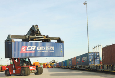 [人民日报]中欧班列，为跨境电商插上翅膀