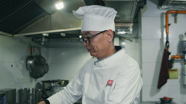 图片默认标题_fororder_工作中的马志军 供图 青羊区融媒体中心