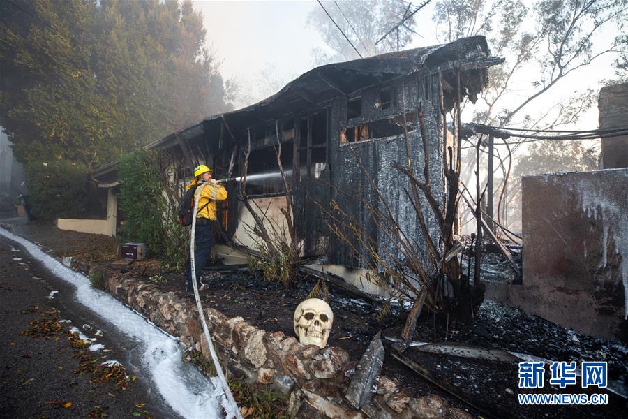 【新华网】加州山火肆虐