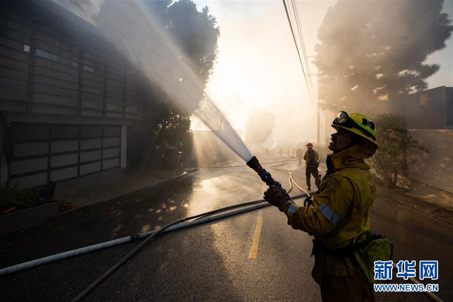 【新华网】加州山火肆虐