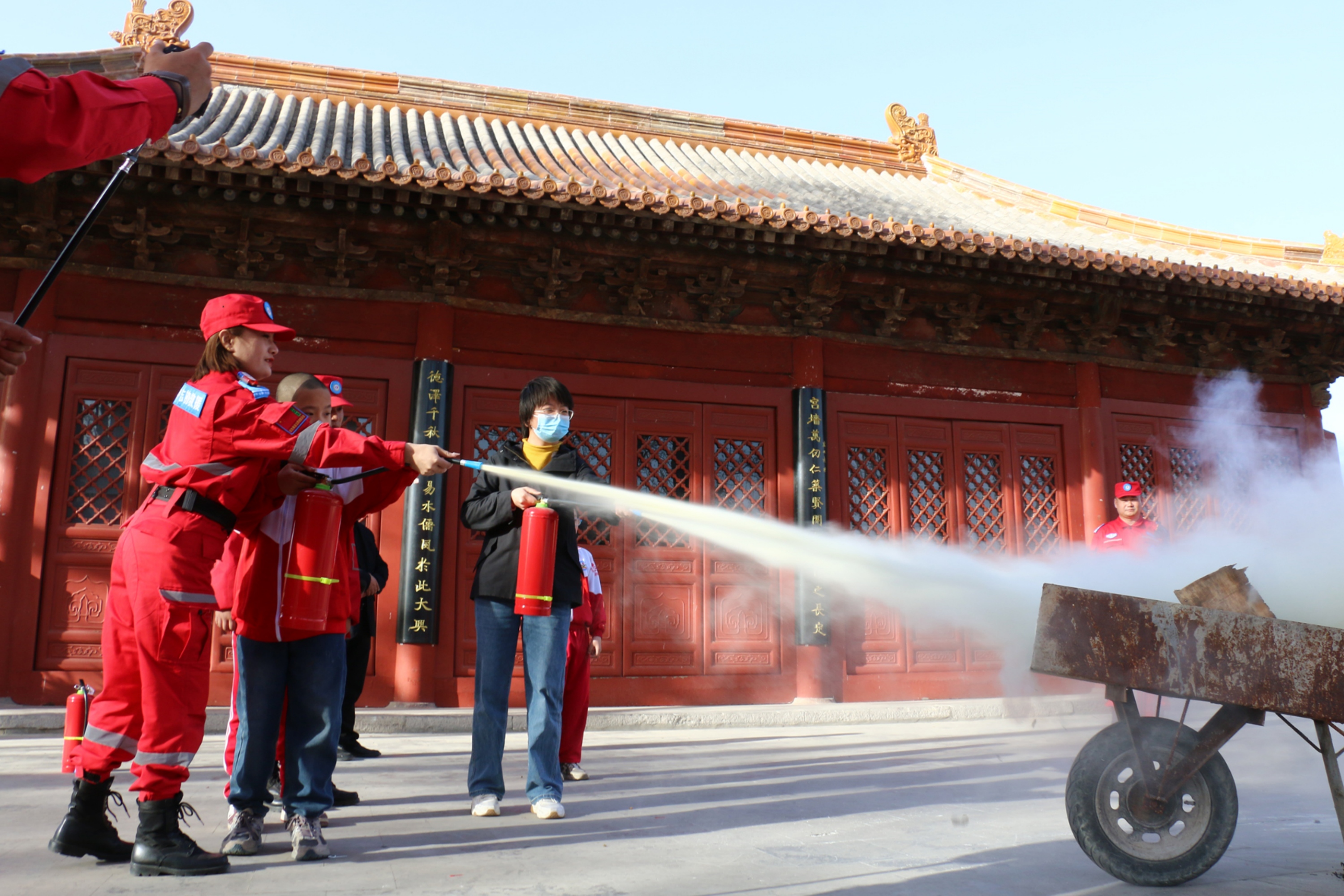 河北定兴:消防知识进校园 筑牢安全“防火墙”_fororder_006