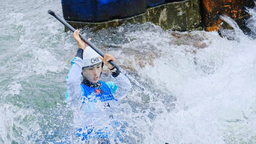 贵州皮划艇激流回旋运动员黄娟晋级巴黎奥运会