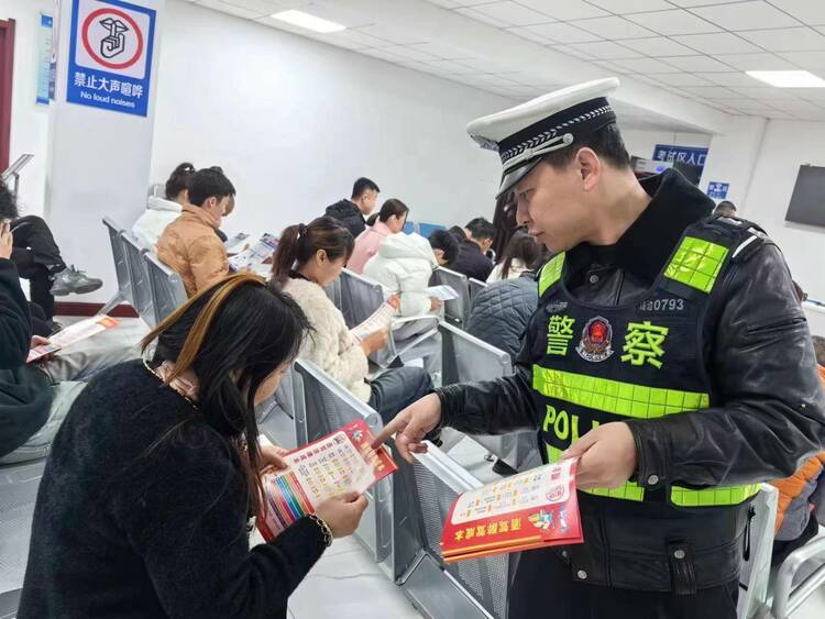 榆林市靖边县:让交通安全接地气入人心_fororder_进企业