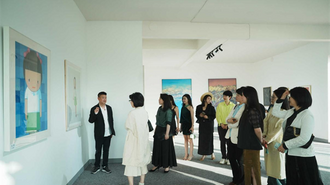 重庆：“嘉陵·江月”蓝楹湾当代艺术名家邀请展启幕