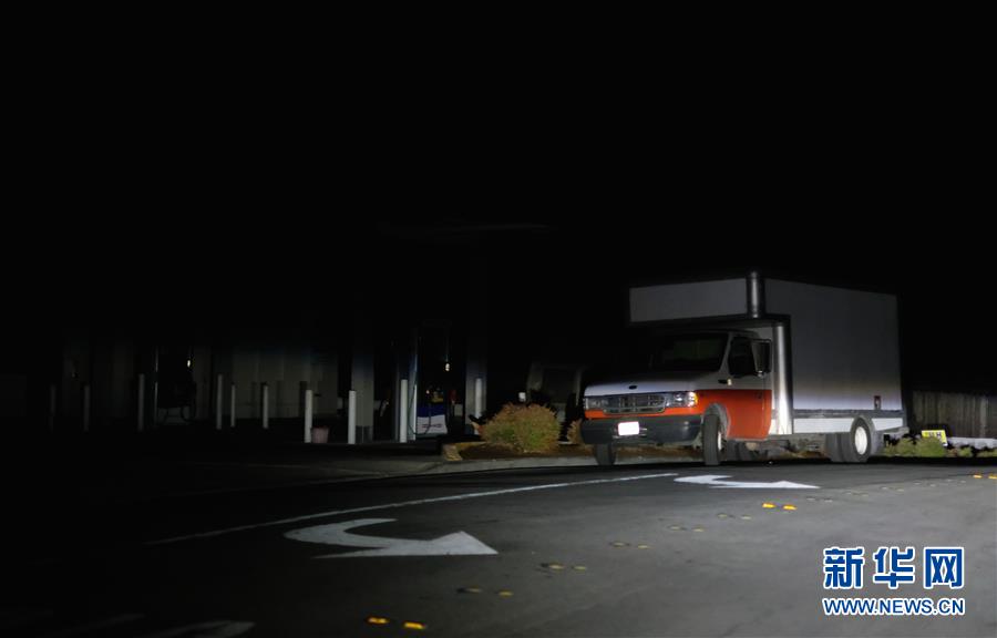 [新华网]美国加州山火致大规模停电