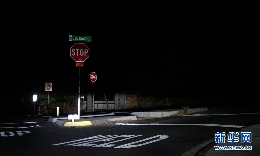 [新华网]美国加州山火致大规模停电