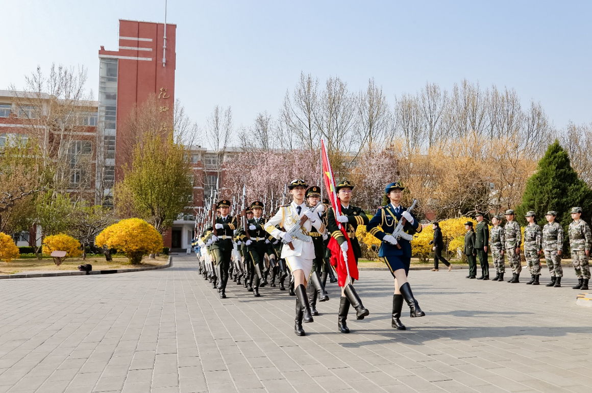 4日清明 南开师生校友缅怀先烈先贤_fororder_3