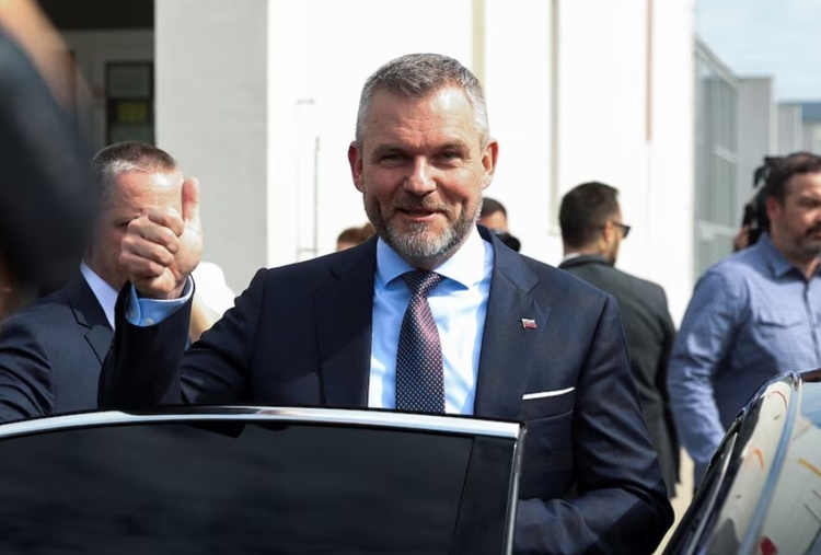 开首计票结果显示 斯洛伐克邦民议聚会长彼得·佩莱格里尼博得斯总统推选