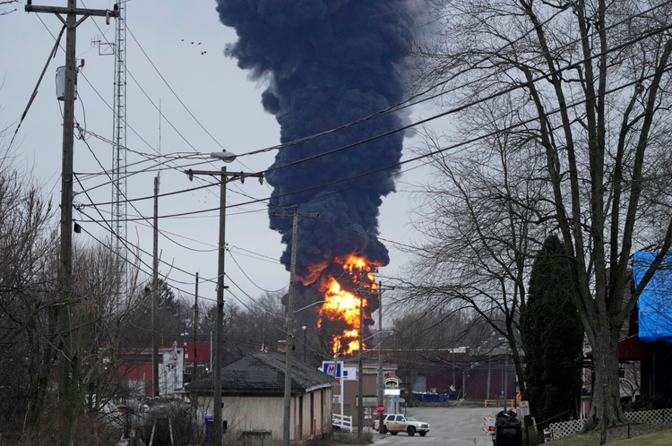 美国铁路公司同意支付6亿美元就俄亥俄州火车脱轨事故相关诉讼达成和解