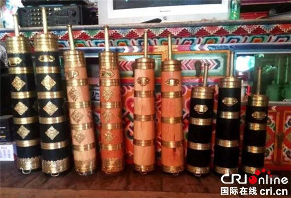 图片默认标题_fororder_各式各样精致的酥油茶桶