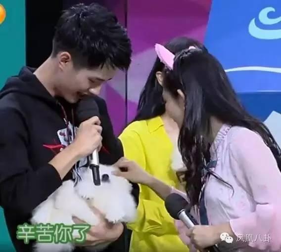 谢娜冷脸张馨予 杜海涛:东方神鸡谢娜大笑