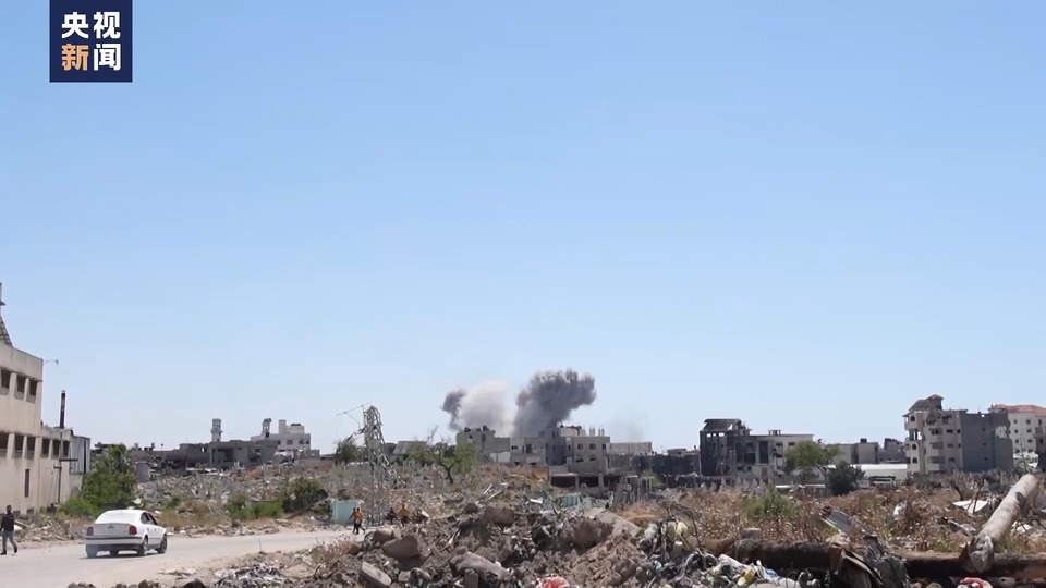 以军激烈攻击加沙宰通 流散转徙儿童正在炮火中遁亡