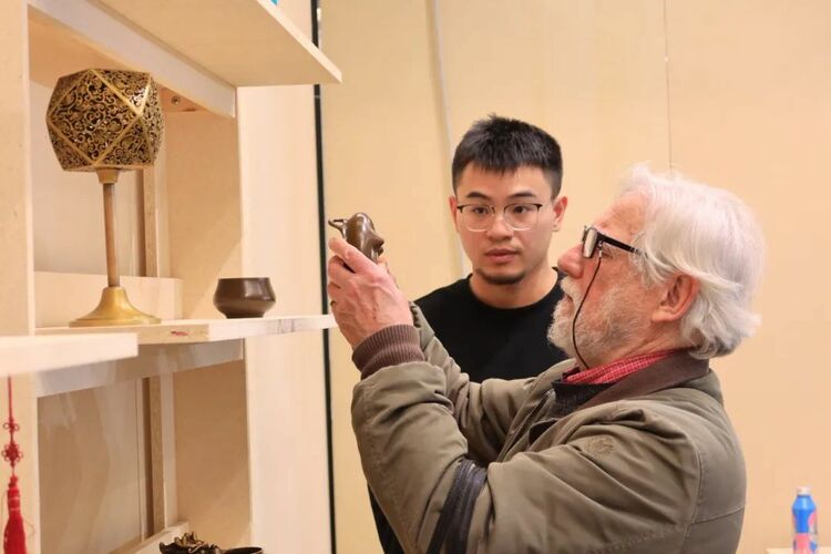 “手工艺与民间艺术之都”苏州亮相意大利 江南非遗绽放世界舞台 “手工艺与民间艺术之都”苏州亮相意大利 江南非遗绽放世界舞台