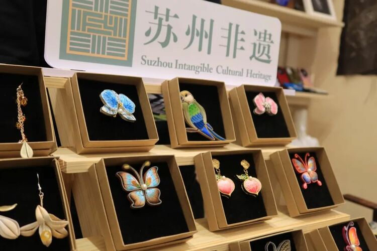 “手工艺与民间艺术之都”苏州亮相意大利 江南非遗绽放世界舞台 “手工艺与民间艺术之都”苏州亮相意大利 江南非遗绽放世界舞台