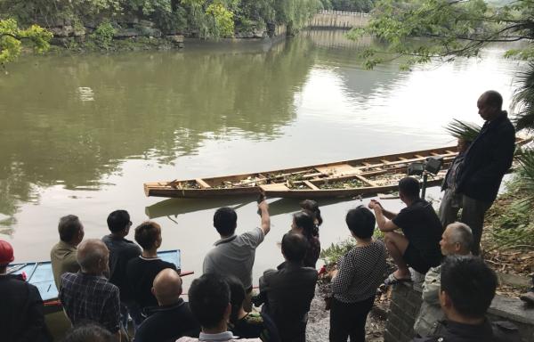 桂林龙舟倾覆事件调查：等待开闸未果强冲&quot;滚水坝&quot;
