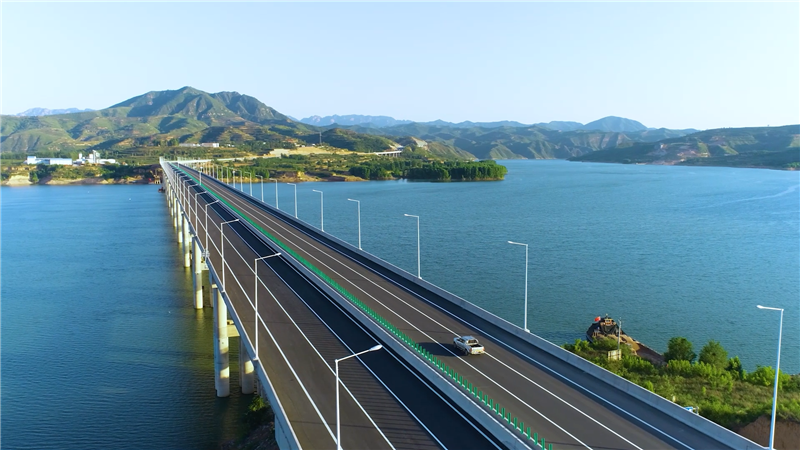 三门峡市渑池县构建“三大体系” 让交通更通畅_fororder_黄河大桥横贯南北  摄影 冯琳
