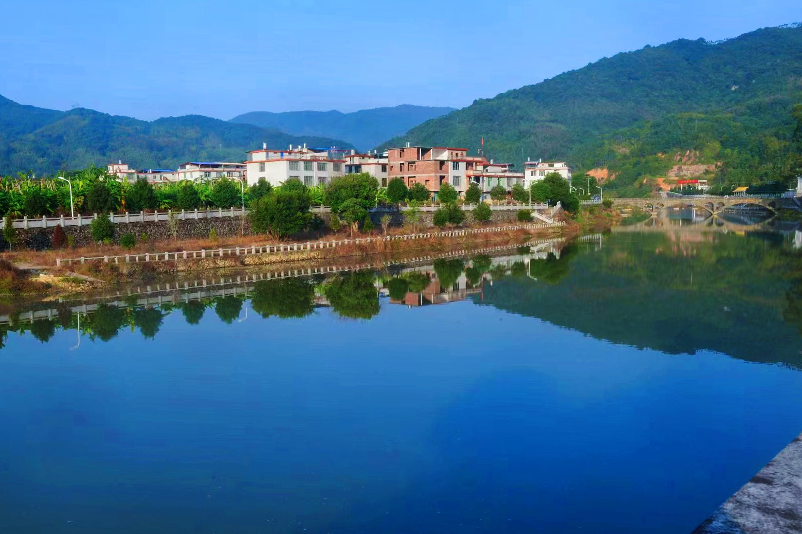 漳州上洋村:建设美丽家园 增强移民获得感幸福感_fororder_图片7