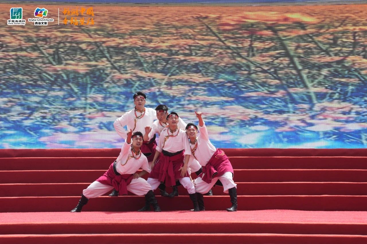 The Transport Publicity Committee of China Guangzhou Federation launched the large-scale live broadcast series of activities themed "Mountains, Rivers and Beautiful Qinghai" in six provinces and cities of China · Qingdao aid in 2024_forder_23