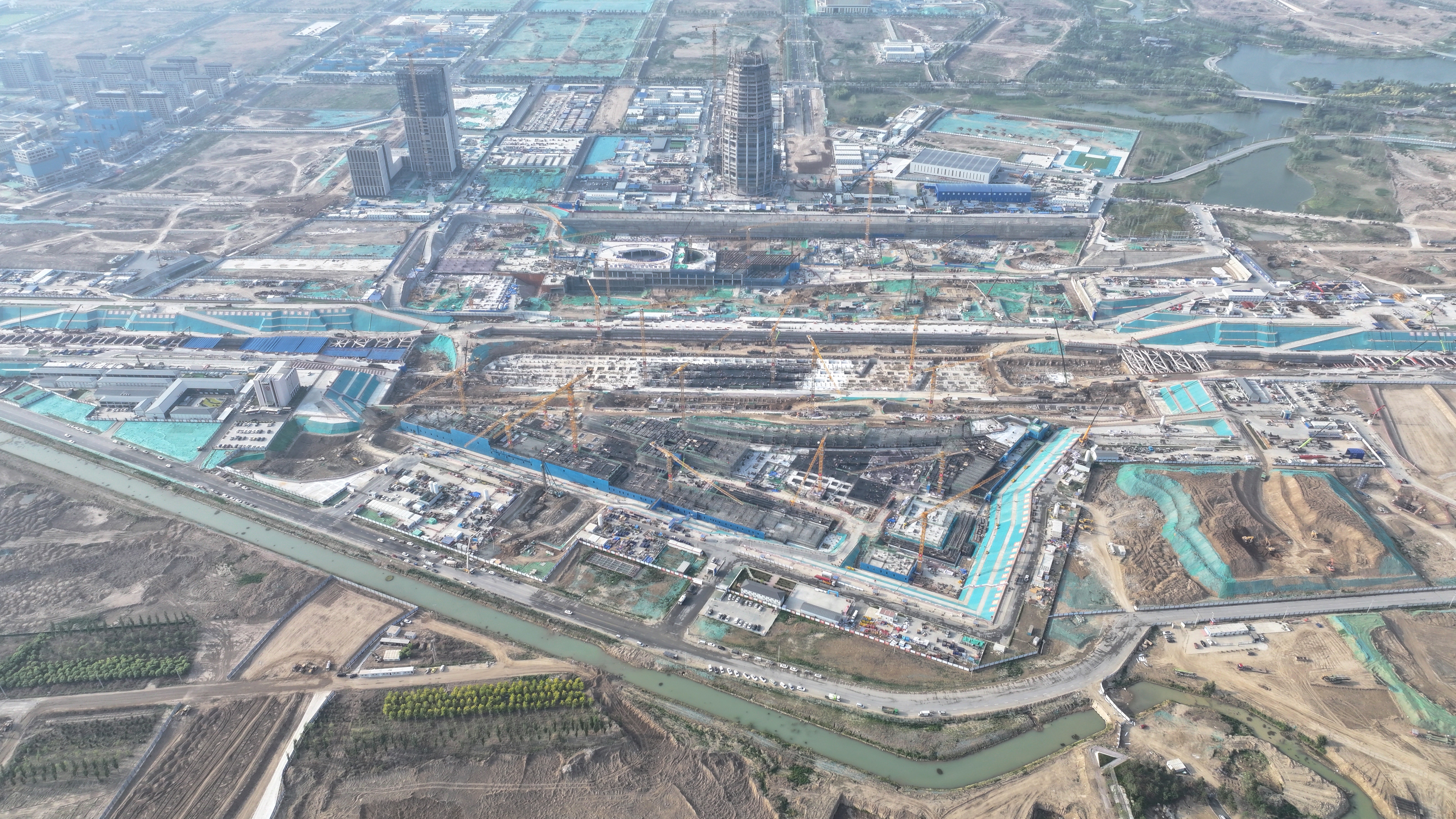雄忻高铁雄安地下段主体结构封顶_fororder_1
