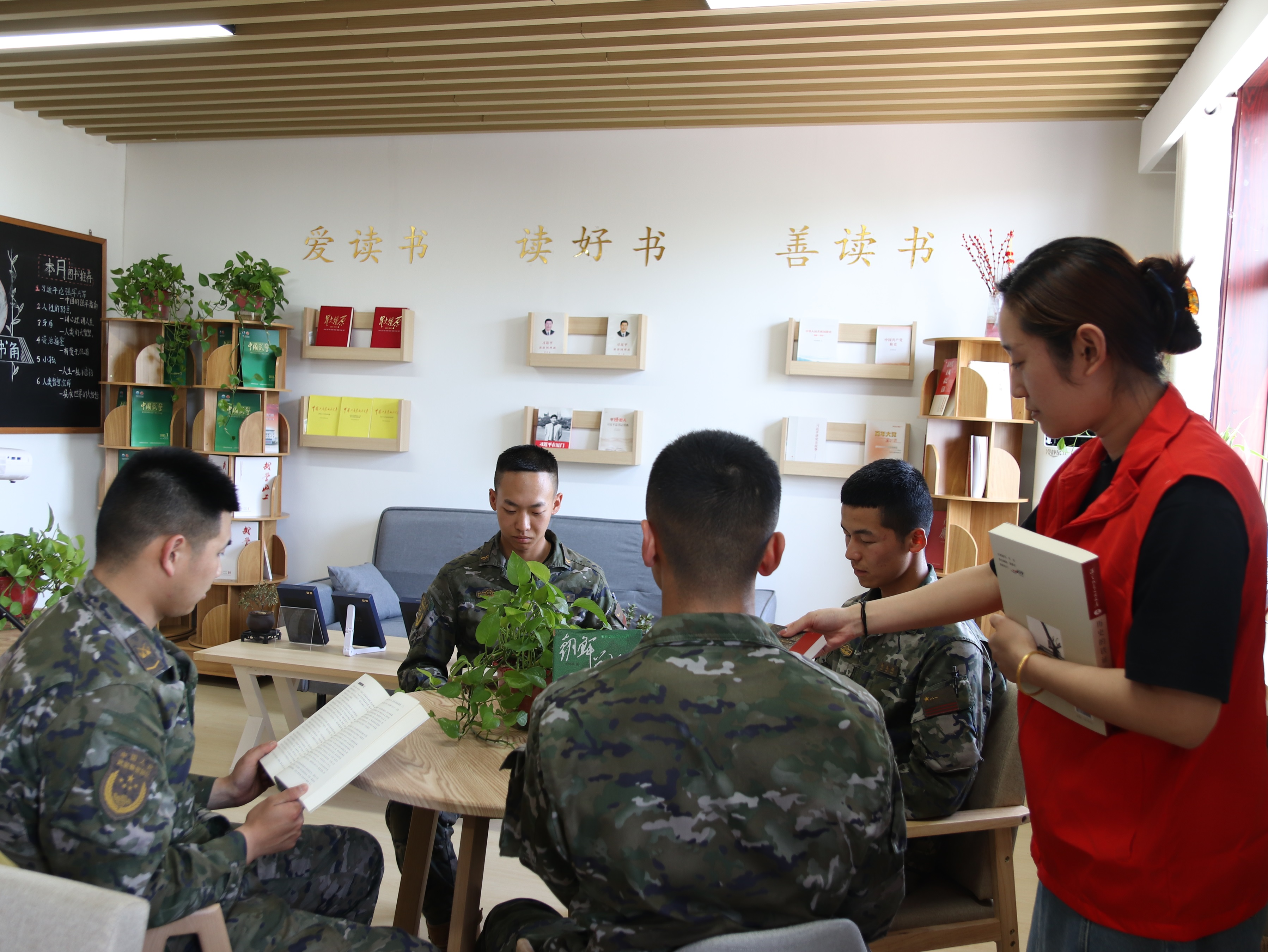 保定博野:志愿服务进军营 双拥共建一家亲_fororder_4