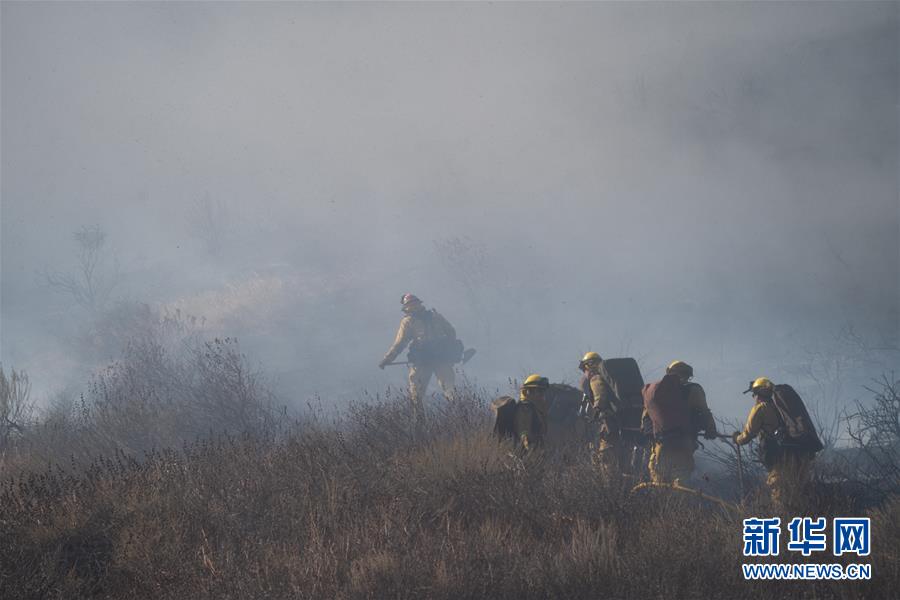新华网：美国加州山火持续肆虐