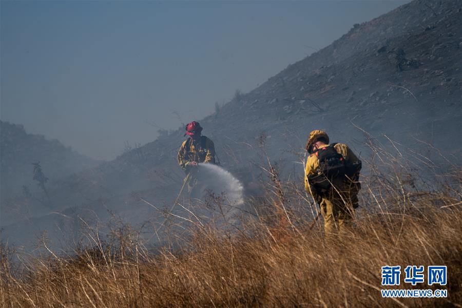 新华网：美国加州山火持续肆虐