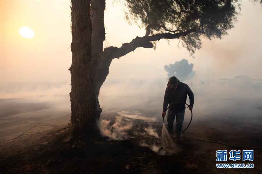 新华网：美国加州山火持续肆虐
