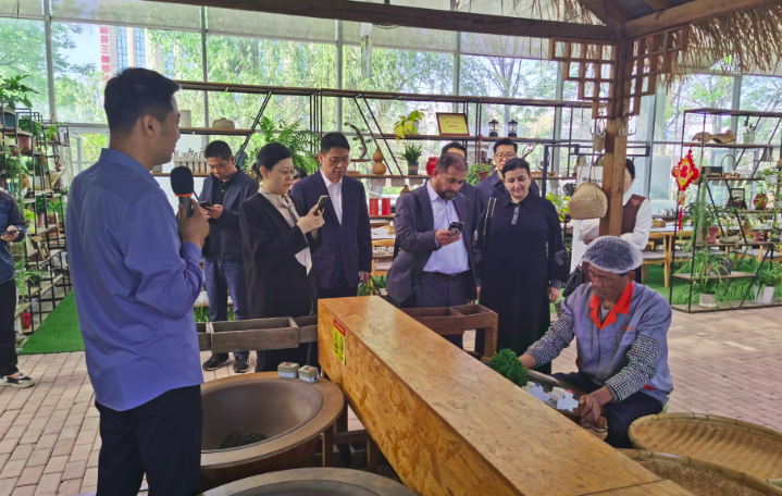 乌兹别克斯坦撒马尔罕市市长一行访问青岛城阳_fororder_图片5