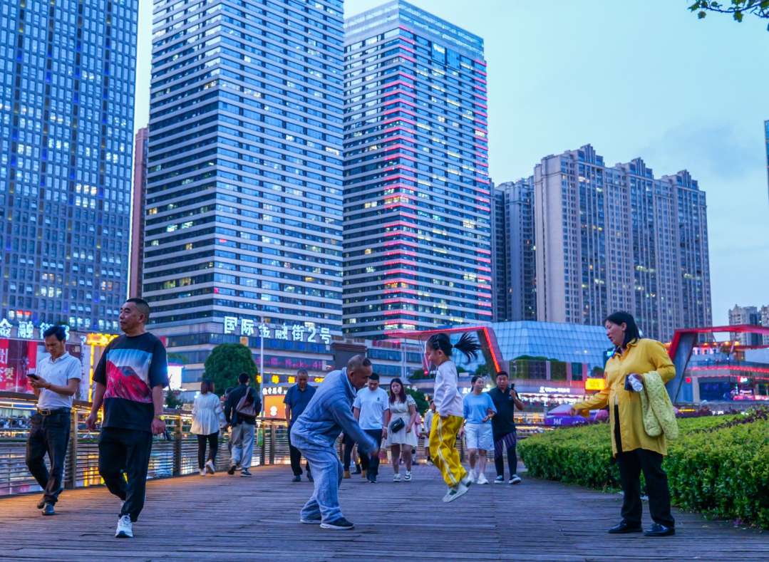 影像贵州|流光溢彩“夜贵阳” 活力四射“夜经济”