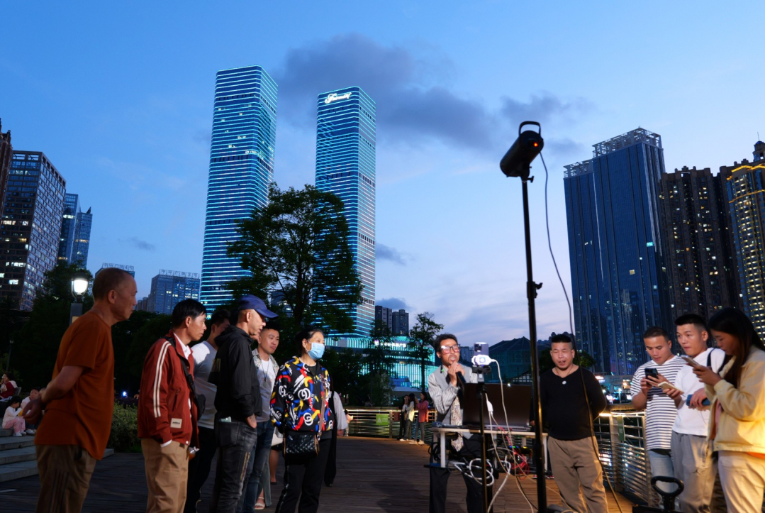 影像贵州|流光溢彩“夜贵阳” 活力四射“夜经济”