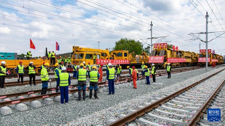 匈塞铁途塞尔维亚境内诺苏段达成铺轨分解