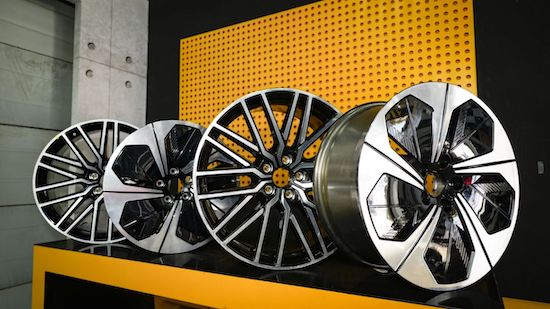 远航汽车Y6、H8赛道首秀:平稳可靠 游刃有余_fororder_image008