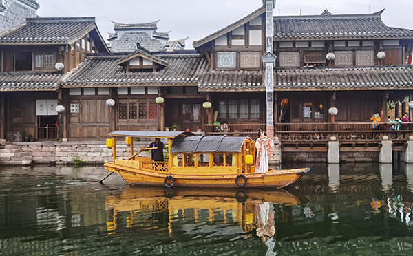 (发英文)“五一”游宜宾市翠屏区 花样玩不停_fororder_李庄月亮田水上表演-摄影-高学兵