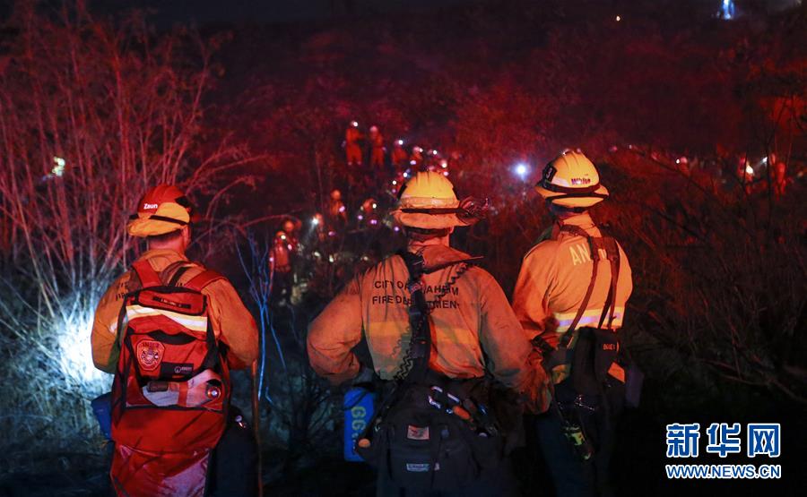 新华网■加州山火持续蔓延