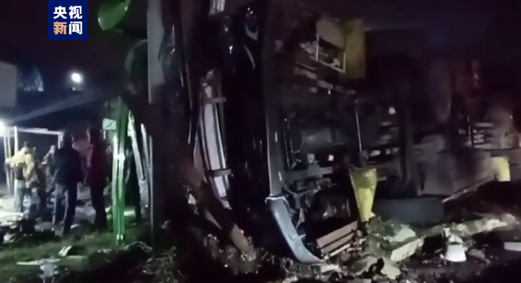 印尼西爪哇省巴士侧翻事故遇难人数增至11人