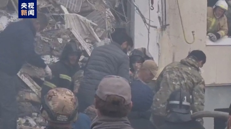 俄别尔哥罗德州居民楼遇袭坍塌事故已致5人死亡