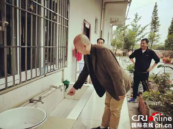 图片默认标题_fororder_自来水到村民家中