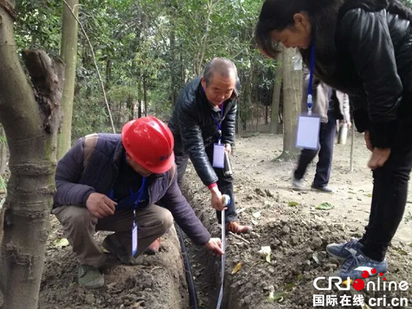 图片默认标题_fororder_铺设自来水管