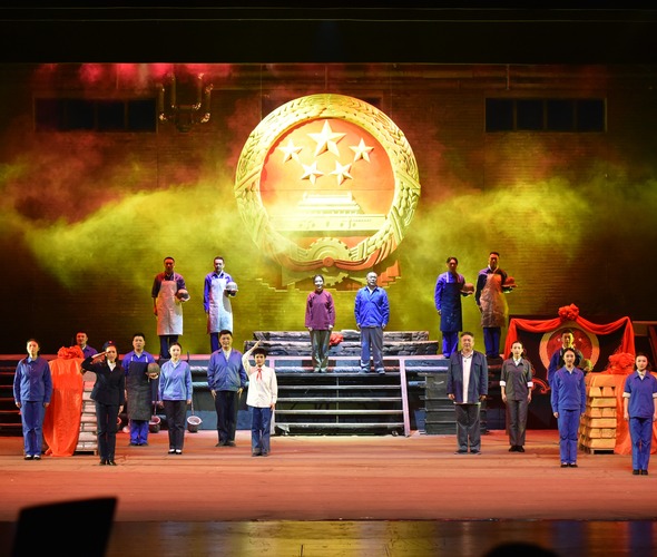 大型话剧《国徽》在沈阳盛京大剧院精彩上演