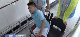 【央视新闻】为了“一个都不能少”，四个班129名同学做了一个决