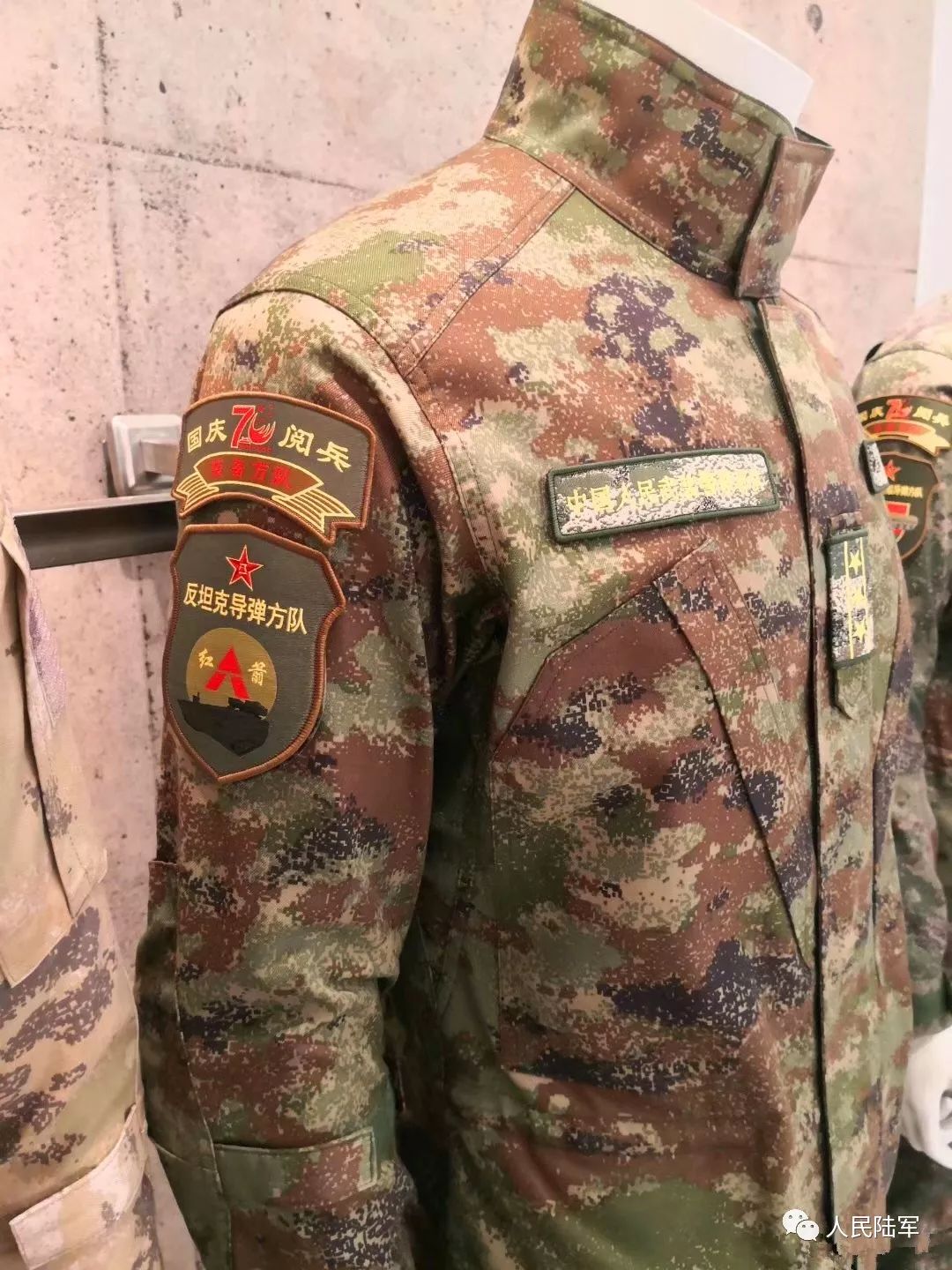 「新华社」帅！帅！帅！新式迷彩服来了！