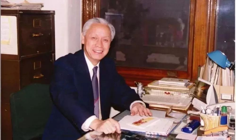 光明网■以子试“毒”，他用一颗糖丸拯救了整整三代中国人！