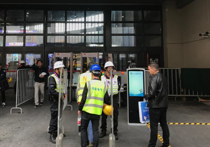 「上观新闻」再探国家馆：64个国家展台主体结构基本搭建完毕