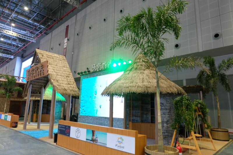 「上观新闻」再探国家馆：64个国家展台主体结构基本搭建完毕