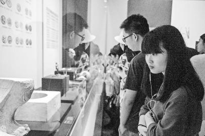 （今日热点1，导航成都，移动端）热热热 “五一”小长假11万人燃爆成都三大博物馆