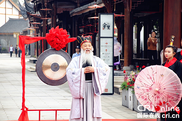 图片默认标题_fororder_伞里古街开街仪式-李佑天羽摄