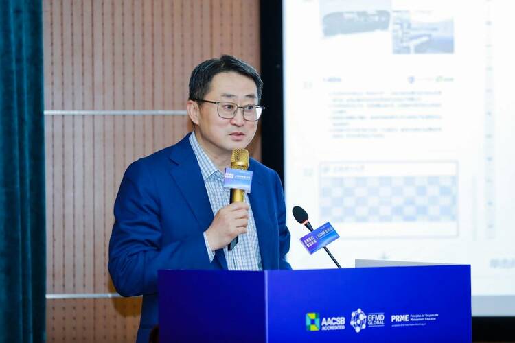 创新驱动,智造未来 | 上理管院专业学位教育中心2024新生论坛顺利举办 创新驱动,智造未来 | 上理管院专业学位教育中心2024新生论坛顺利举办