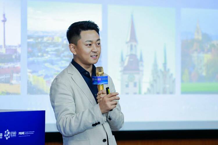 创新驱动,智造未来 | 上理管院专业学位教育中心2024新生论坛顺利举办 创新驱动,智造未来 | 上理管院专业学位教育中心2024新生论坛顺利举办