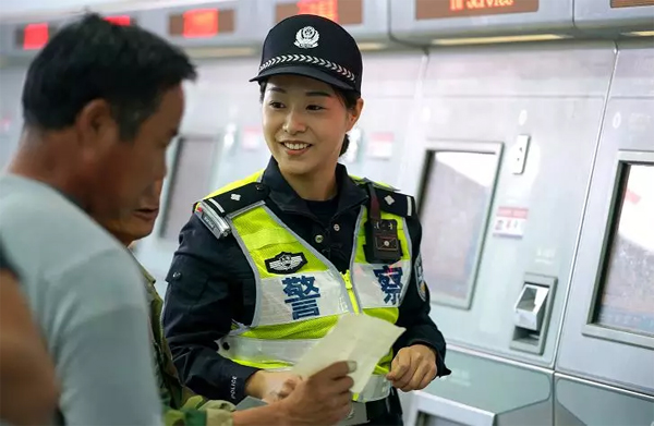 [新民晚报]四叶草里的这些“颜”值担当，堪称“进博最靓色”！